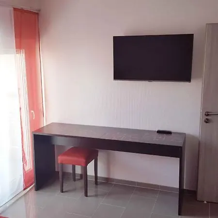 In Starigrad-paklenica 36667 Apartment *