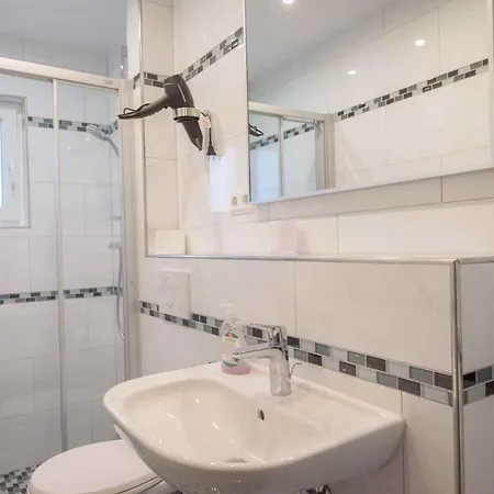 Apartment In Starigrad-paklenica 36667